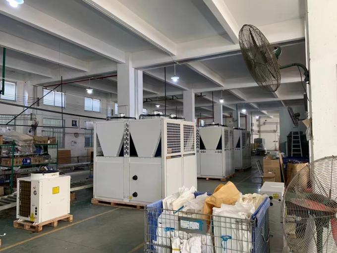 210KW商用热泵机组 - 侧视图