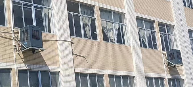 南方精英高端热泵外观图，展示专业工业设计